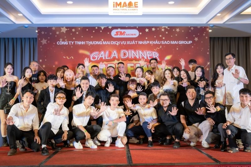 Tổ Chức Gala Dinner