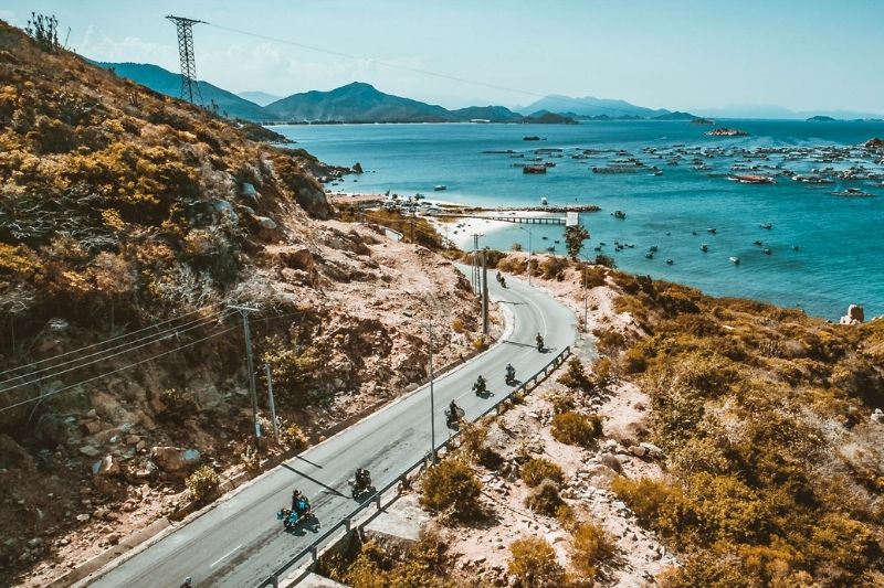 Cung đường ven biển Vĩnh Hy - Bình Tiên