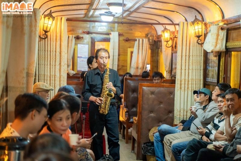 TÀU ĐÊM ĐÀ LẠT - TRẠI MÁT